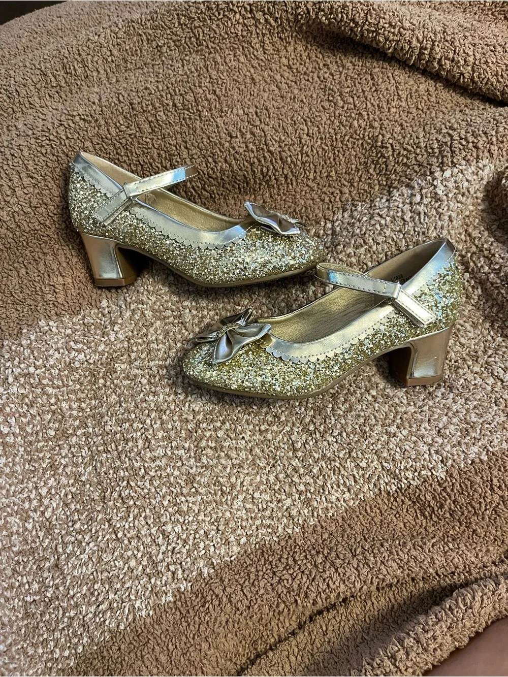 Girls Gold Glitter Bow Mary Jane Dress Shoes